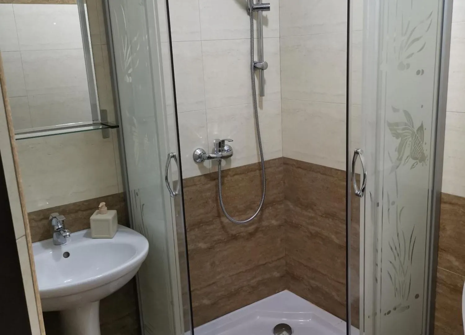 Joe Hostel Bucureşti 0*,  România